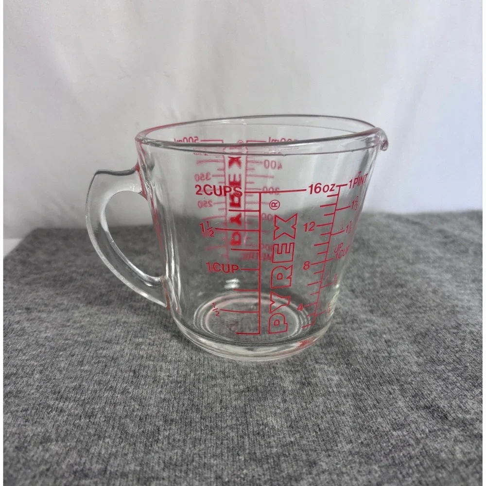 Vintage PYREX 516 Glass Measuring Cup Red Lettering D-Handle 2 Cup Made in USA